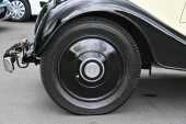 1937 Rolls-Royce 25/30 Saloon by Mann Egerton - 8