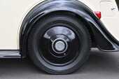 1937 Rolls-Royce 25/30 Saloon by Mann Egerton - 12