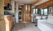 2005 Newmar Scottsdale 3201 Motorhome - Offered without reserve - 6