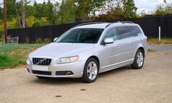 2009 Volvo V70 3.2 Lux SE - Offered without reserve