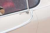 1966 Volvo P1800S - 35