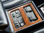 1999 Rolls-Royce Park Ward Limousine - 15
