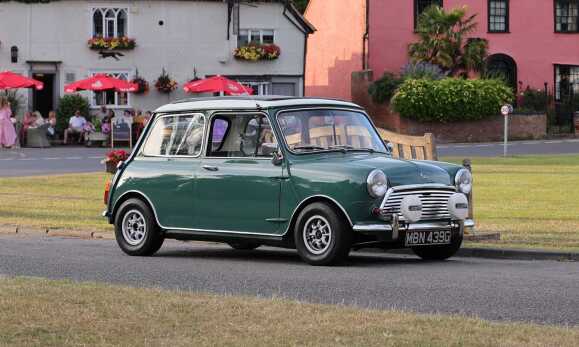 1968 Austin Mini Cooper Mk. II - Restored in 2011 - Webasto roof