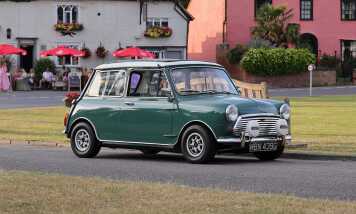 1968 Austin Mini Cooper Mk. II - Restored in 2011 - Webasto roof